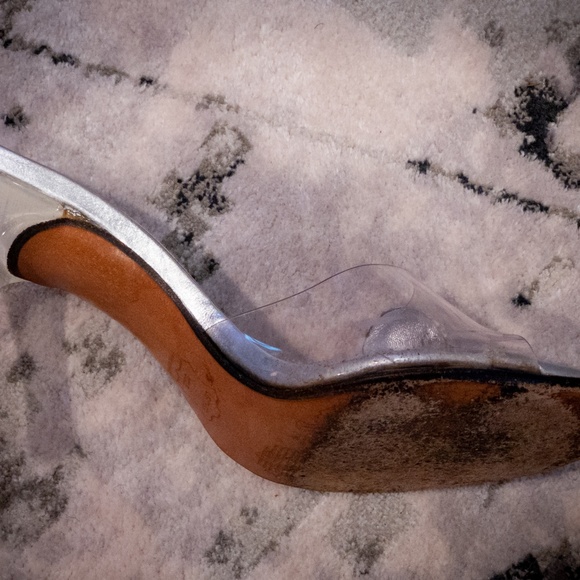 Stuart Weitzman Cinderella's Glass Slippers - Picture 7 of 14